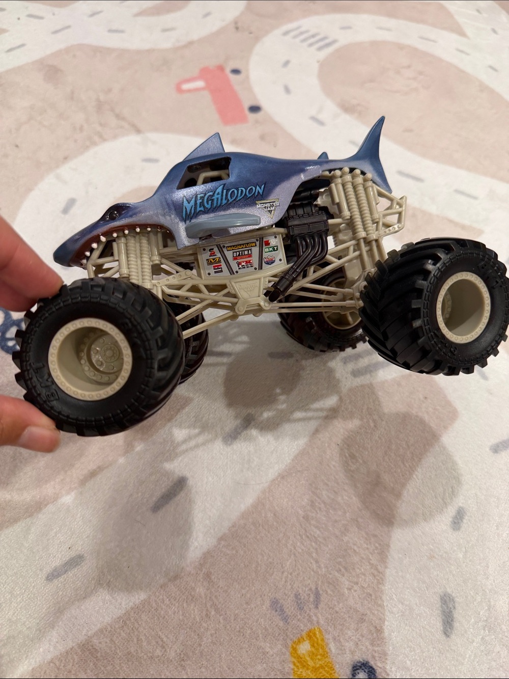 Monster Jam Megalodon 1:24 Scale Die-Cast Truck